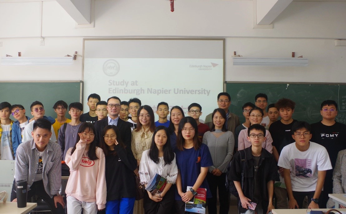 爱丁堡龙比亚大学